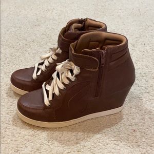 Candies woman’s Brown wedge casual shoe